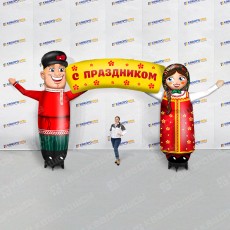 Надувная фигура Пара в русских нарядах