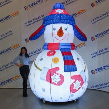 Надувная новогодняя декорация Снеговик 
