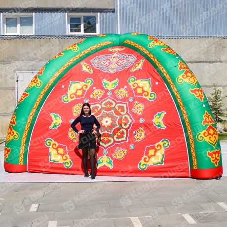 Палатка с традиционным орнаментом на праздник Сабантуй