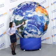 Рекламная надувная фигура в виде глобуса
