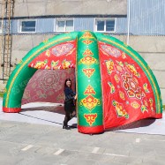 Надувная палатка для праздничной торговли