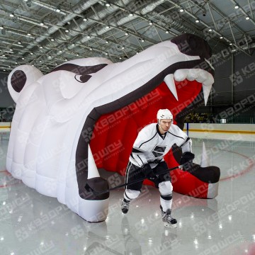Тоннель Голова медведя для выхода спортсменов на лед
