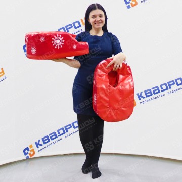 Командный аттракцион Лапти Деда Мороза красные