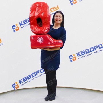 Командный аттракцион Лапти красные Деда Мороза