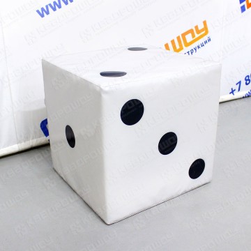 Куб в виде игральных костей