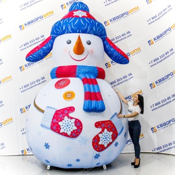 Надувная фигура Снеговик в синей ушанке 4м